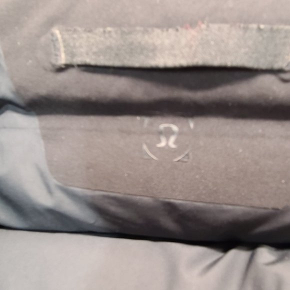 SOLD Mens Lululemon 3 in 1 Coat Size M - Picture 8 of 12